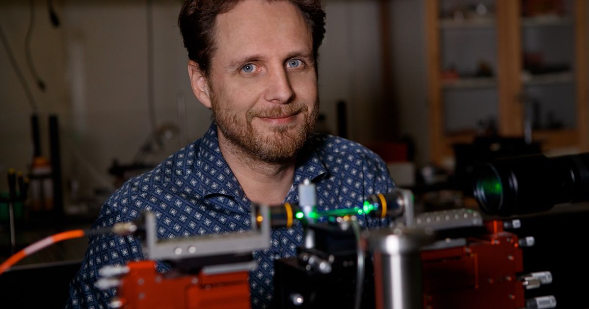 Bringing research to the lab to prove his theories | Knut and Alice ...